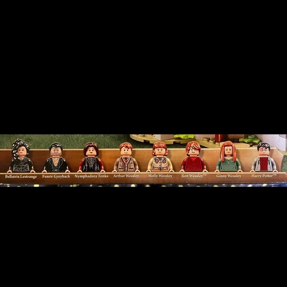 NIB Lego 75980 Harry Potter Attack at the Burrow - Picture 4 of 4